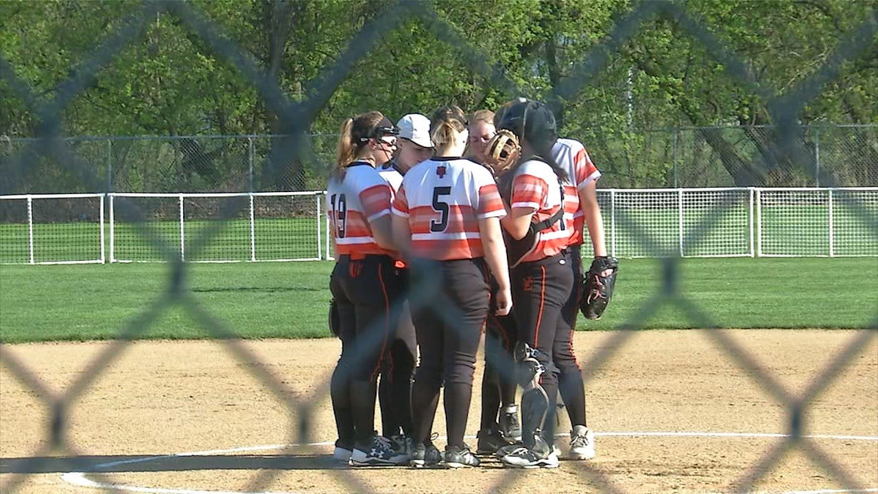 UnionEndicott Softball Powers Over Vestal WICZ