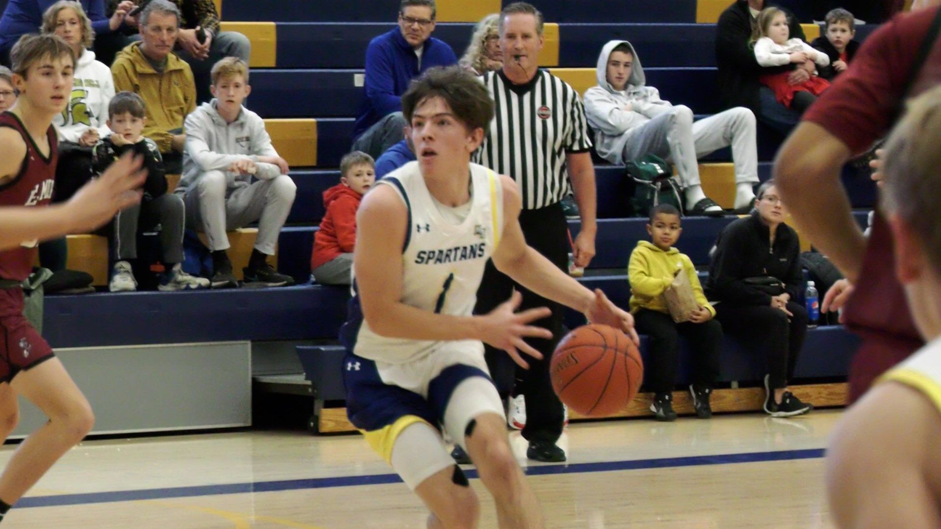 MaineEndwell Boy's Basketball Wins Third Straight with Victory Over