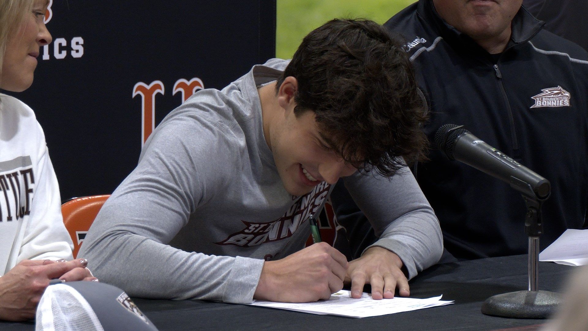 UnionEndicott's Dante Bertoni Signs NLI to Golf at St. Bonaventure WICZ